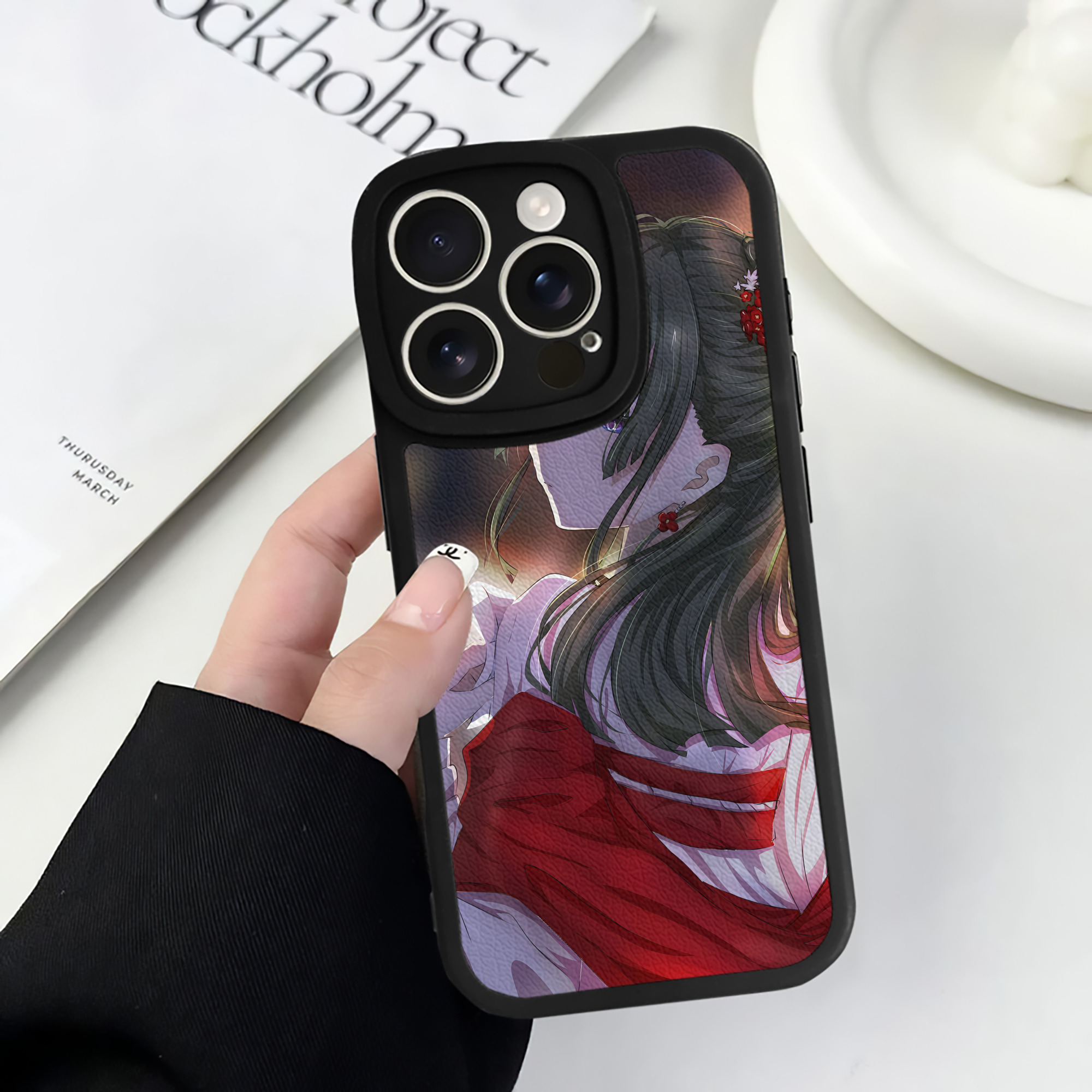 （画像用） 薬屋のひとりごと The Apothecary Diaries 【iPhone 16シリーズ対応】シリコンスマホケース（レザー調） 材質：シリコン